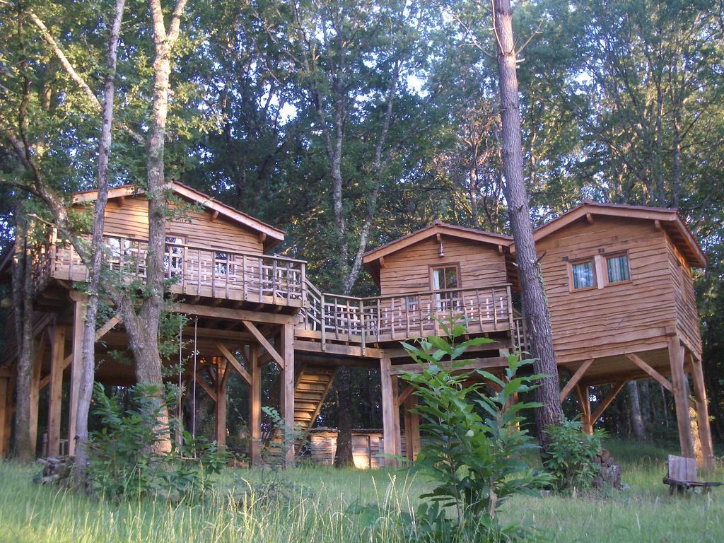 Les Cabanes Du Tertre Urval Exterior foto